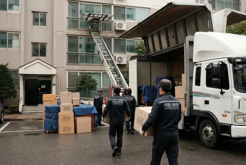 아파트 포장이사 장면
